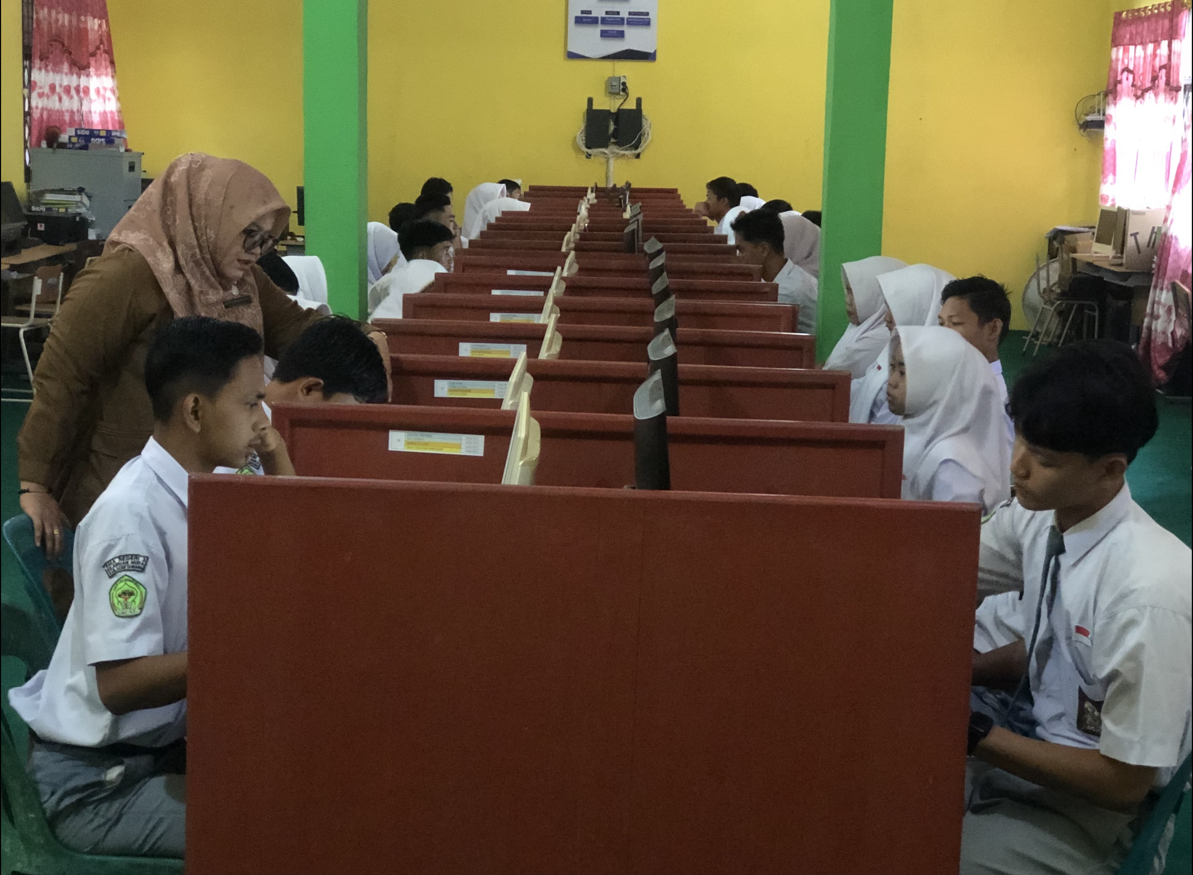 SMAN 3 Kejuruan Muda Laksanakan Tes Kemampuan Akad SMAN 3 Kejuruan Muda Laksanakan Tes Kemampuan Akad